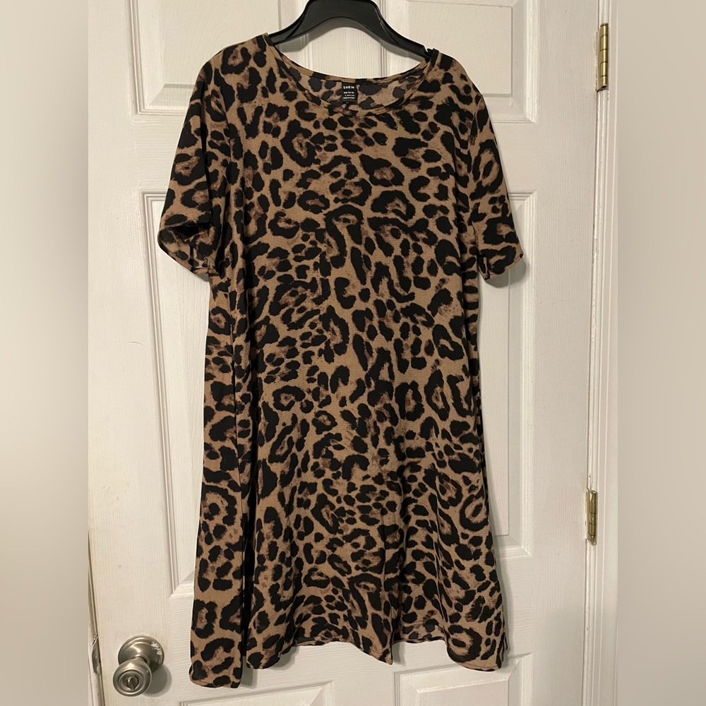 Short sleeve dress